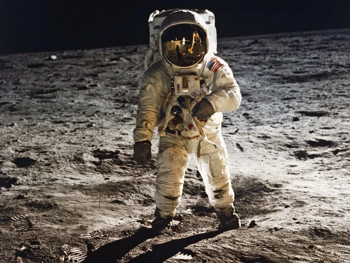 „La ce ne folosește Luna?“ jpeg