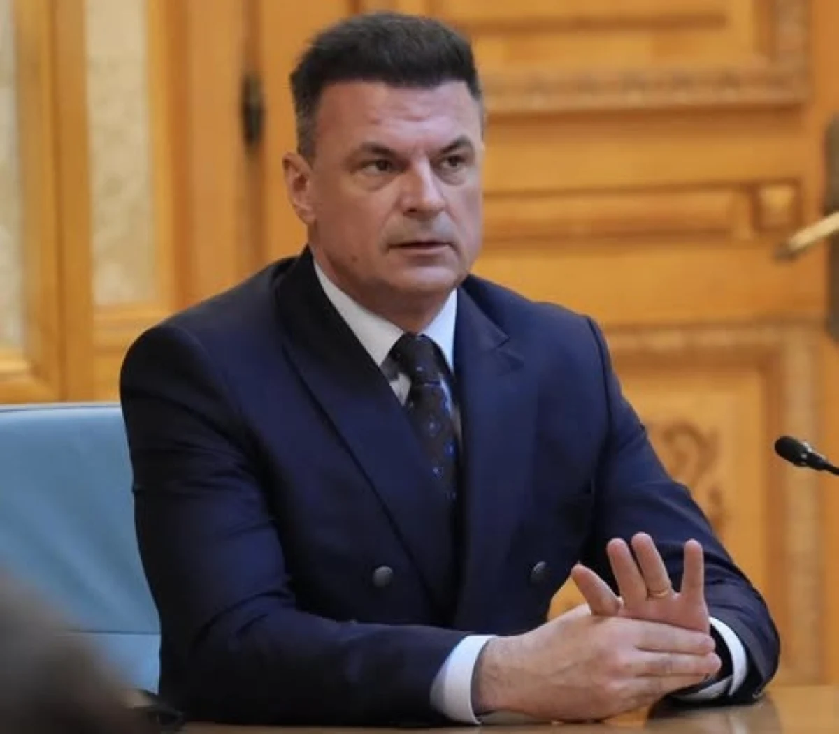Grindeanu l-a deconspirat pe liberalul care a contactat-o pe Olguța Vasilescu. Mircea Roșca: „Am sunat-o din greșeală după moțiune”