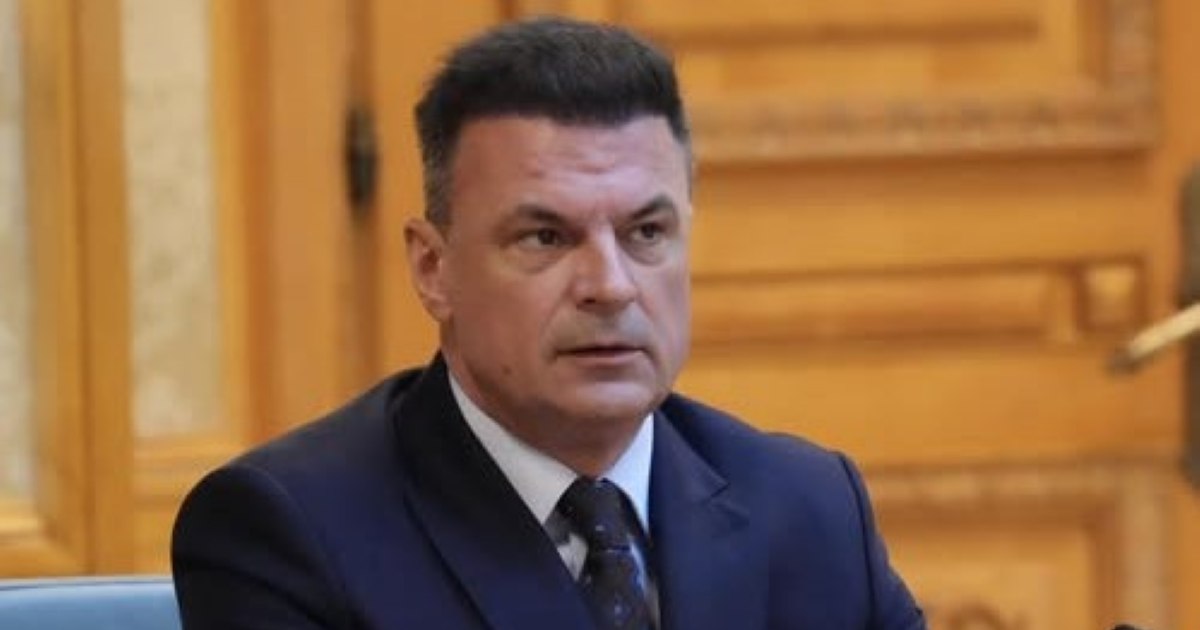 Grindeanu l-a deconspirat pe liberalul care a contactat-o pe Olguța Vasilescu. Mircea Roșca: „Am sunat-o din greșeală după moțiune”