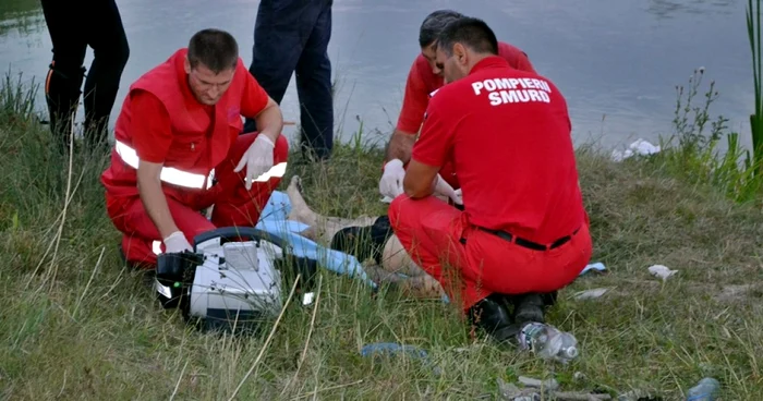 Victima se afla în stare de inconştienţă când au ajuns paramedicii la faţa locului FOTO Arhivă Adevărul