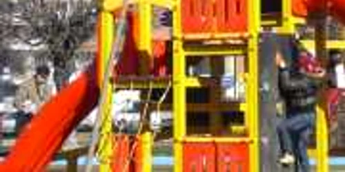 Bacău: Băcăuanii vor locuri moderne de distracţie (CAMPANIE)