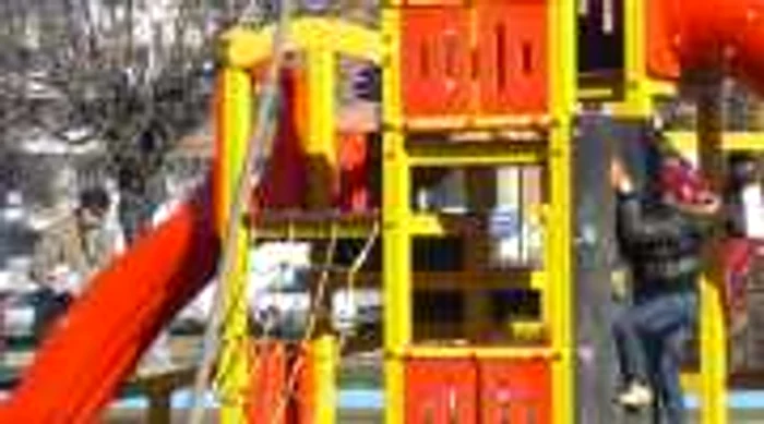Bacău: Băcăuanii vor locuri moderne de distracţie (CAMPANIE)