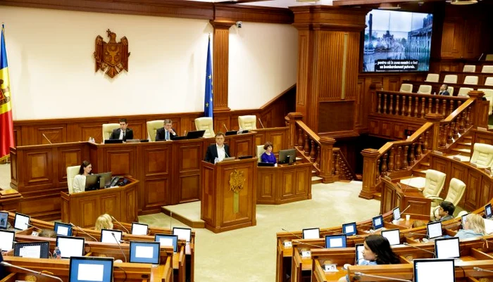 Parlamentul a votat pentru prelungirea stării de urgență. FOTO: Multimedia.parlament.md