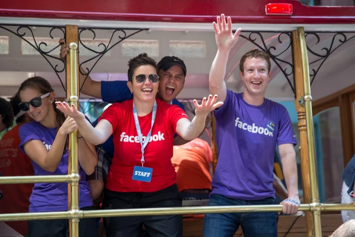 Zuck a fost cu angajaţii săi la parada gay din San Francisco FOTO AllFacebook