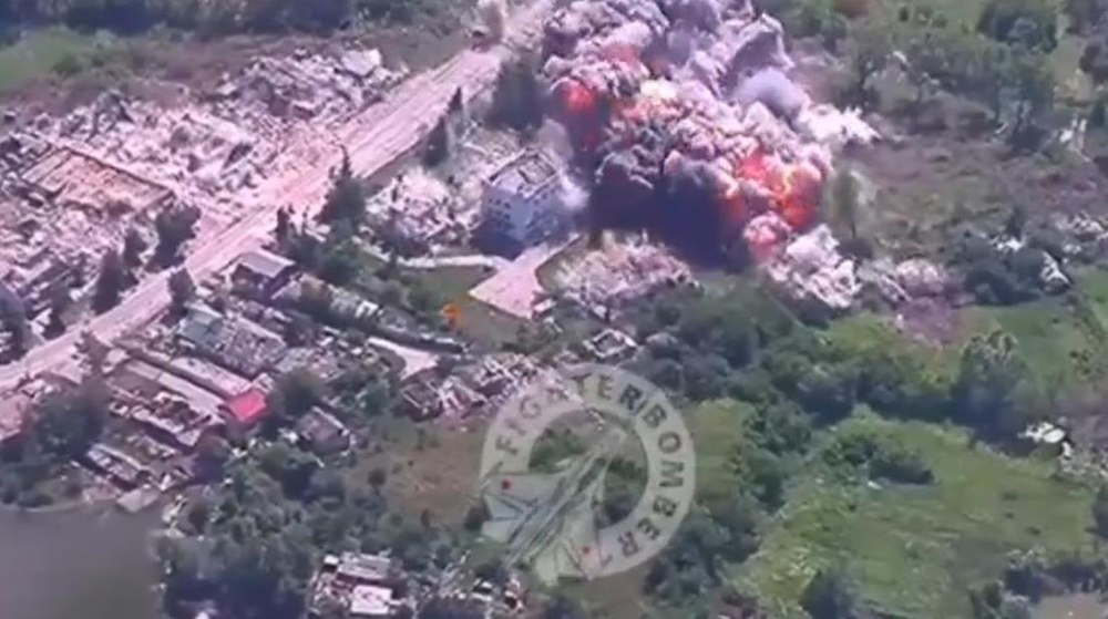 Imaginile care au surprins prima lansare a unei bombe ghidate de 3 tone, în Harkov VIDEO