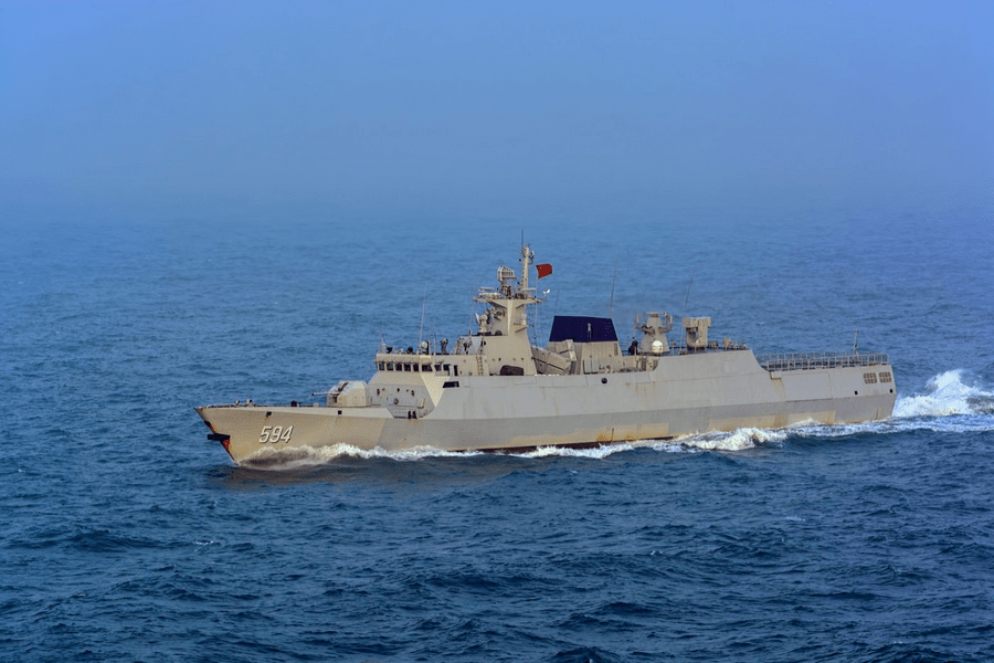 Echipaj filipinez de pe o navă a pazei de coastă, orbit de un laser de tip militar al Chinei, susține Manila