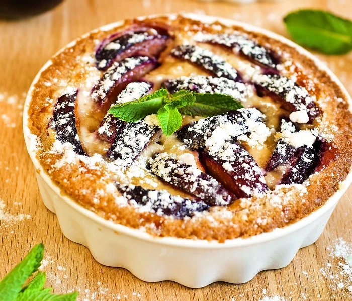tarta cu prune si nuci jpeg