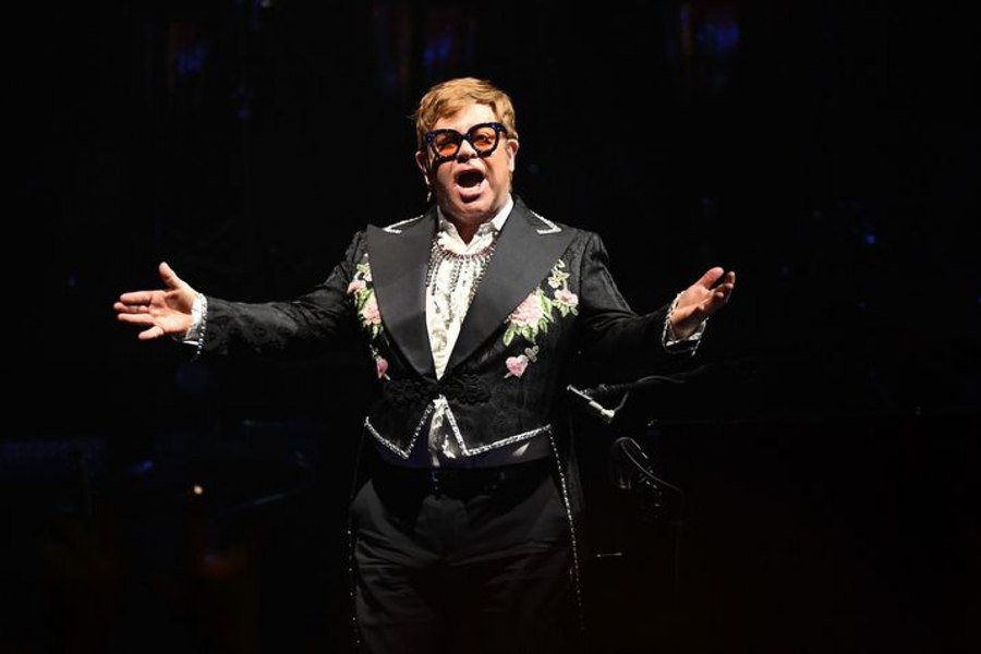 O colecţie a lui Elton John a obţinut peste 20 de milioane de dolari la licitaţii