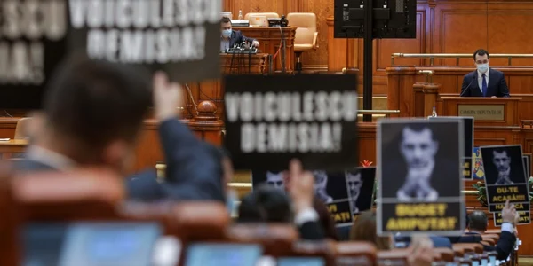 Sedinţă a Camerei Deputaţilor pentru dezbaterea moţiunii de cenzură împotriva ministrului sănătăţii Vlad Voiculescu 15 februarie 2021 FOTO Inquam Photos / Octav Ganea