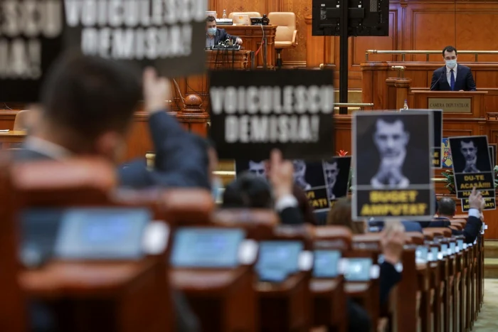 Sedinţă a Camerei Deputaţilor pentru dezbaterea moţiunii de cenzură împotriva ministrului sănătăţii Vlad Voiculescu 15 februarie 2021 FOTO Inquam Photos / Octav Ganea