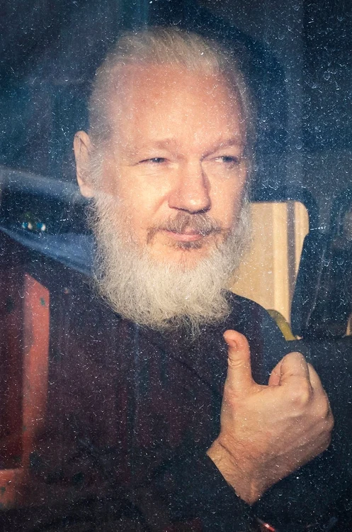 4 julian assange inchisoare coronavirus tata a doi baieti 3 jpg jpeg