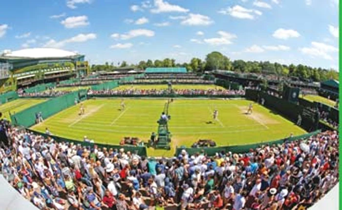 
    Peste 6.000 de oameni  au grijă ca totul să  decurgă perfect pe  terenurile de la Wimbledon  