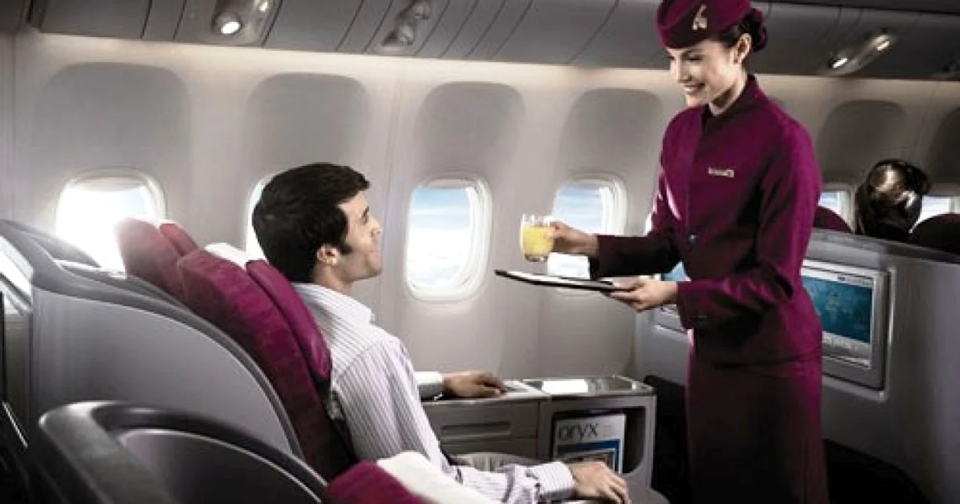 Arabii caută la Bucureşti piloţi şi însoţitori de bord