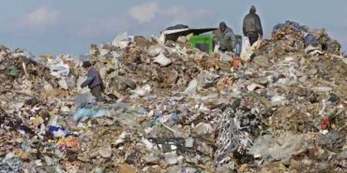 Satu Mare: Suntem codaşii nordului la desfiinţarea gropilor de gunoi