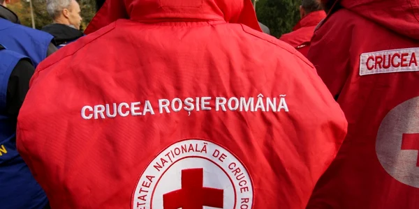 crucea rosie voluntar shutterstock jpg