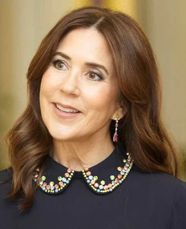 Mary, ravisantă cu pantofi Manolo Blahnik (7) jfif