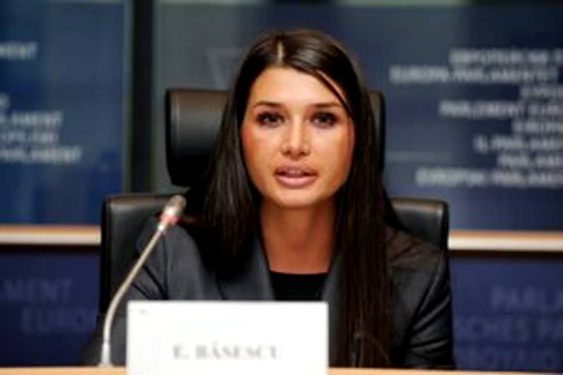 
    Elena Basescu  