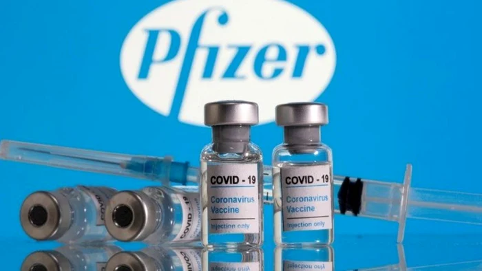 Pfizer a anunţat săptămâna trecută că a ridicat estimarea veniturilor din vaccinuri cu aproape o treime, până la 33,5 miliarde de dolari.