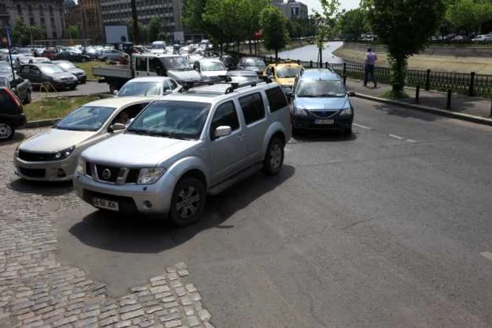 Primăria Suceava încearcă să fluidizeze traficul în zona Bazar. FOTO Adevărul