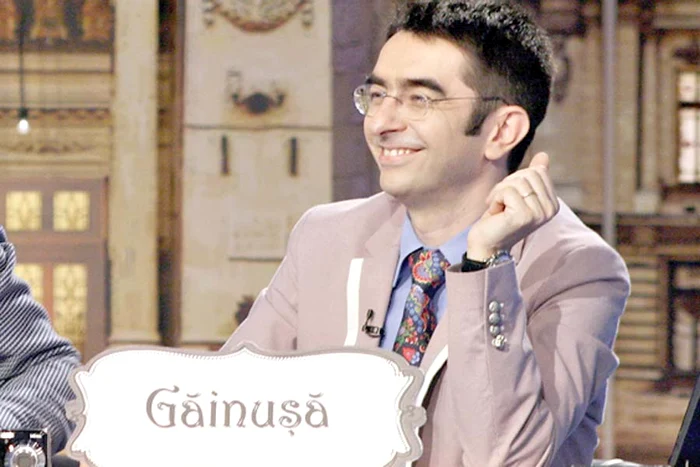 
    Găinuşă are carte de  muncă de la 19 ani  (FOTO: PRIMA TV)  