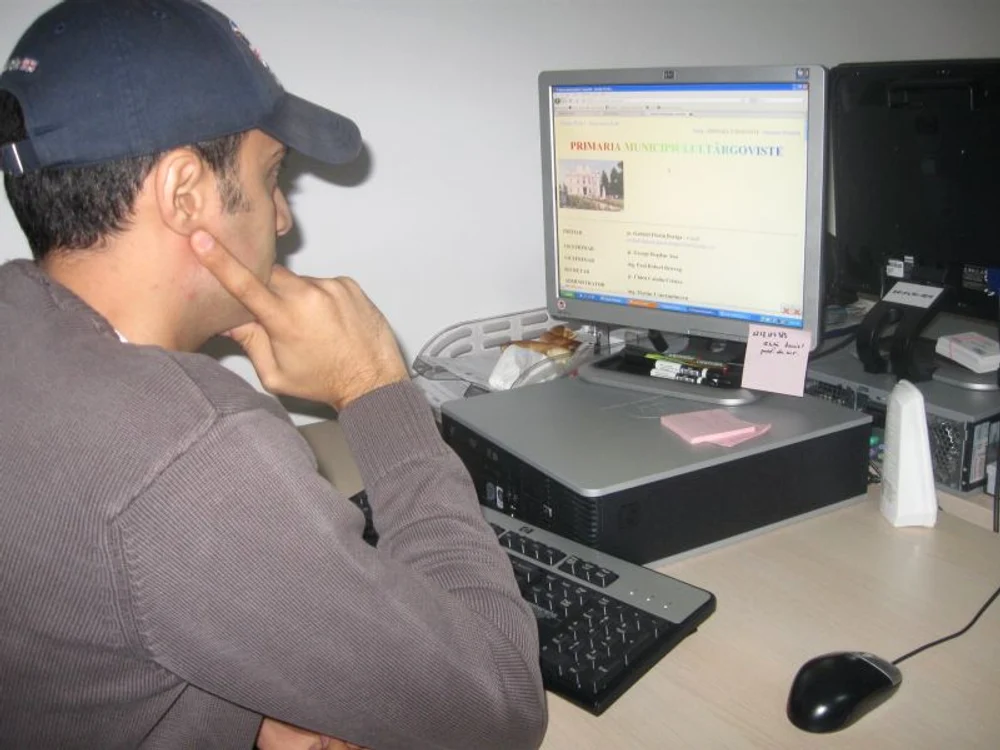 Târgovişte: Târgoviştenii nu îşi pot plăti dările către stat prin internet