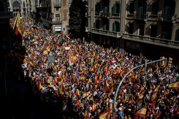 Manifestaţia catalanilor pentru unitate la Barcelona