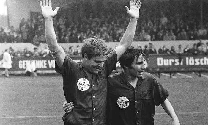 Bayer Leverkusen: fotbalul a început cu gimnastica „socială”  jpeg