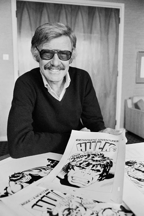 Stan Lee, alături de creațiile sale