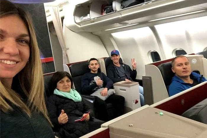 Simona Halep, selfie în avion