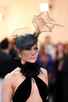 Jennifer Lopez la Met Gala 2023