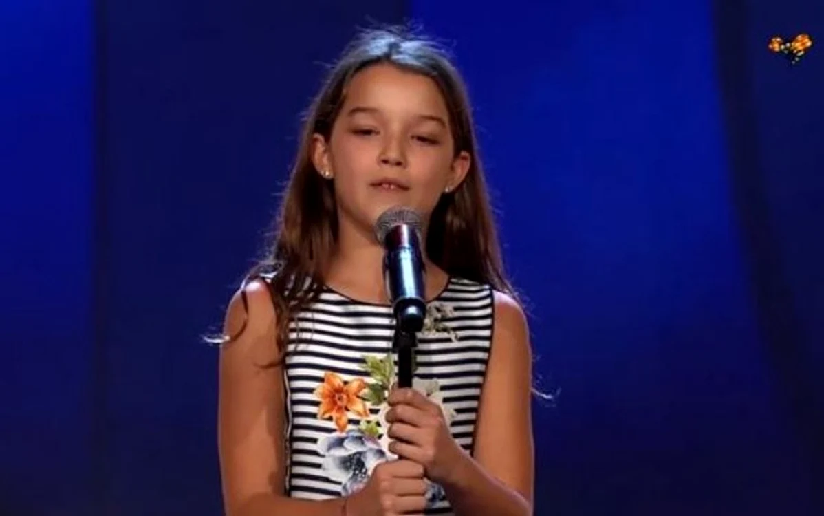
    Eva Jumătate a obţinut un Golden Buzz şi a trecut direct în finala emisiunii Suedezii au talent Foto: Captură video   