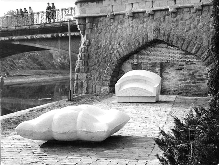 Sculpturile de pe malul Begăi FOTO Adrian Ioniţă