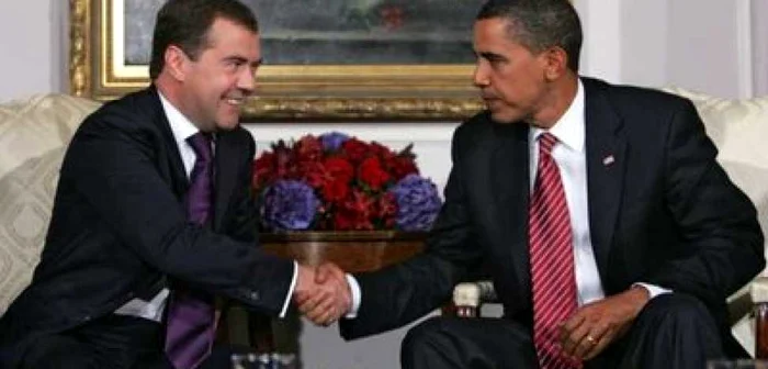 În 2010, Dmitri Medvedev, preşedintele de atunci al Rusiei, şi Barack Obama au semnat noul Tratat START