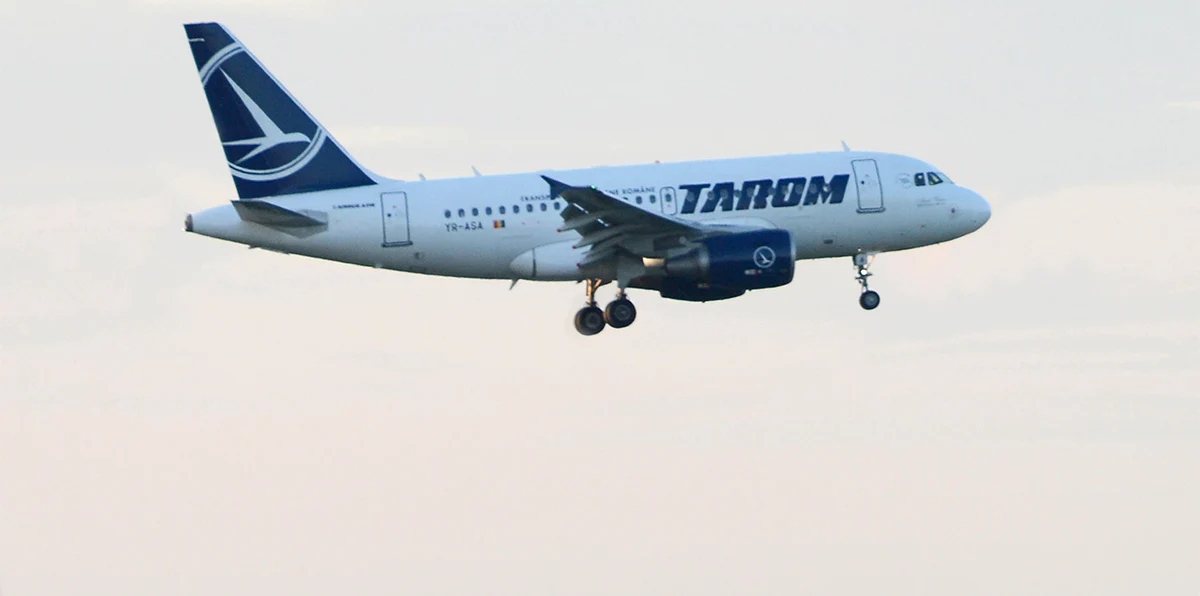 TAROM, compania cu care sunt aduși românii acasă FOTO Mediafax