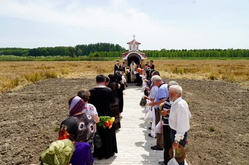 Fosta colonie de muncă din regimul comunist - lagărul penitenciar Salcia din Insula Mare a Brălei - slujbă de comemorare a victimelor Sursa Costică Petriuc