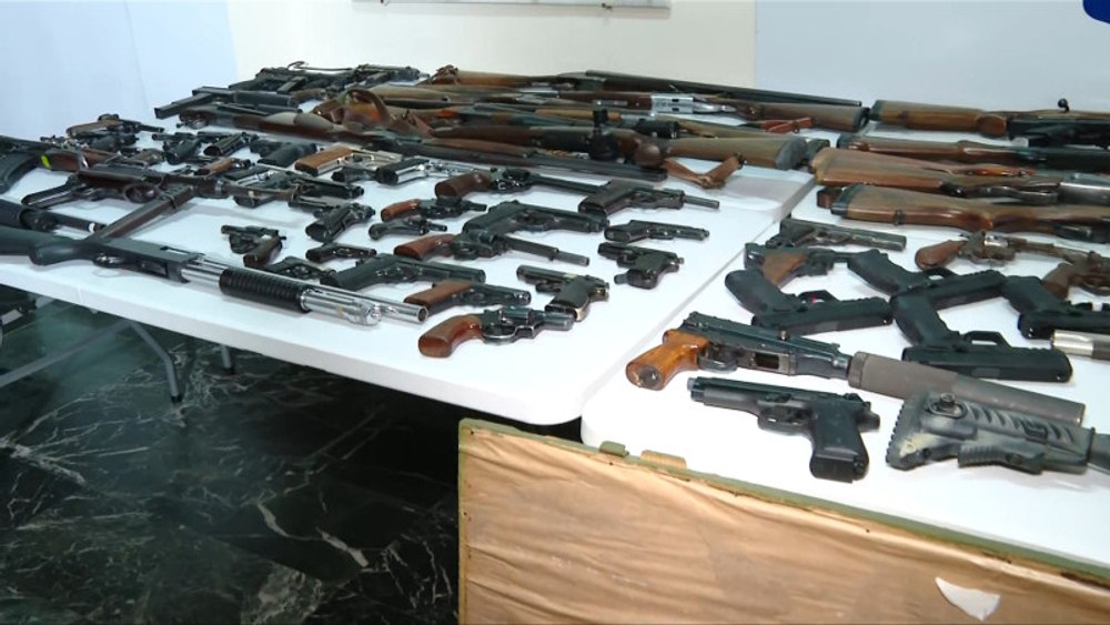 Bilanţ: peste 2.700 de arme deţinute ilegal, confiscate de poliţişti în primele nouă luni ale anului
