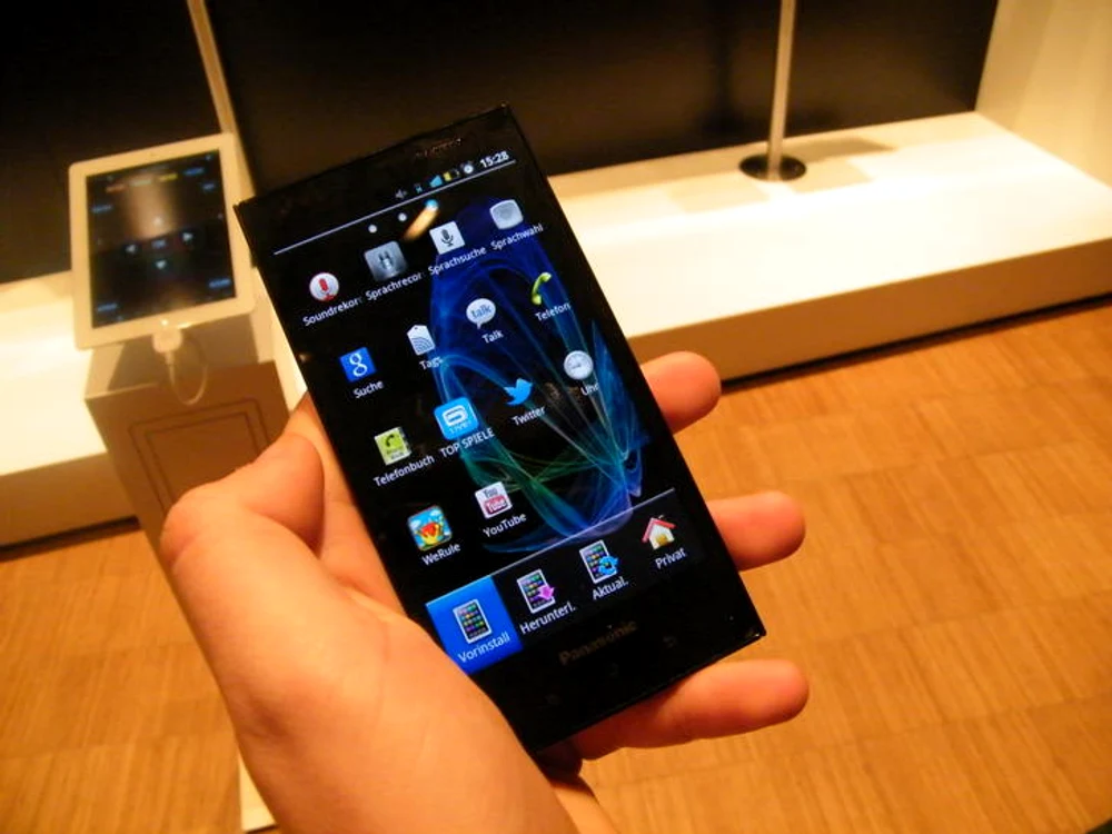 Noul Panasonic Eluga