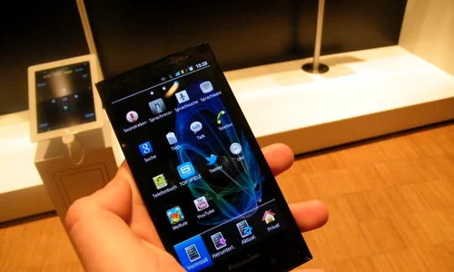 Noul Panasonic Eluga jpeg