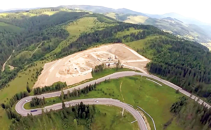 Locuitorii din zona montană a judeţului Suceava au reuşit să oprească una dintre cele mai aberante investiţii