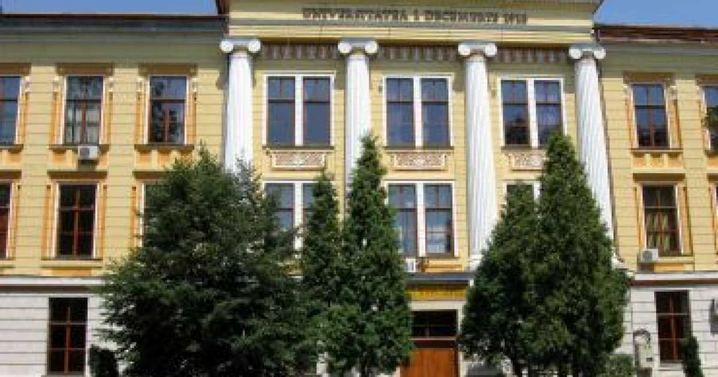Alba Iulia: Studenţii pot face practică la primărie