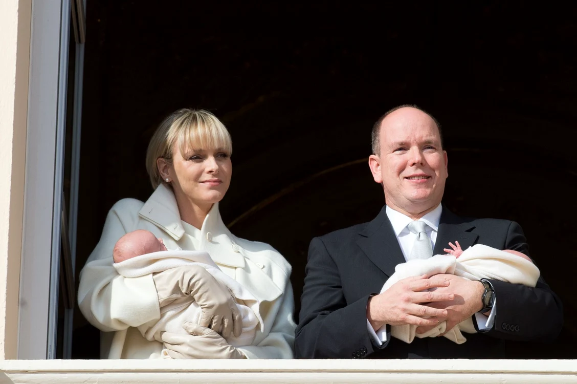 Charlene și Albert de Monaco cu copiii lor Jacques și Gabriella GettyImages 461128212 jpg
