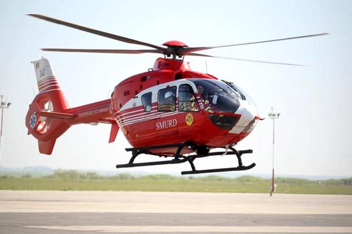Copilul va fi transportat la spital cu un elicopter SMURD
