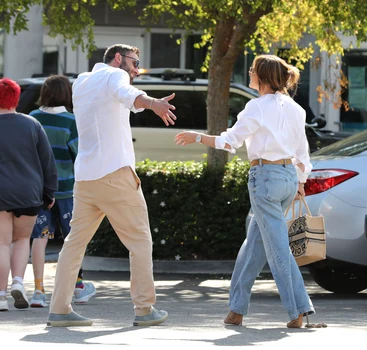 Bennifer adopta pisicuta (10) jpg