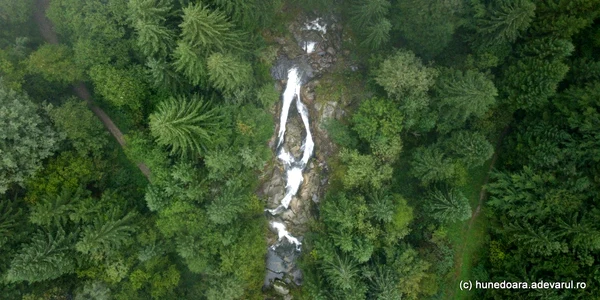 Drumul pe Valea Pietrele spre Lolaia, Retezat  Foto Daniel Guță ADEVĂRUL (7) JPG