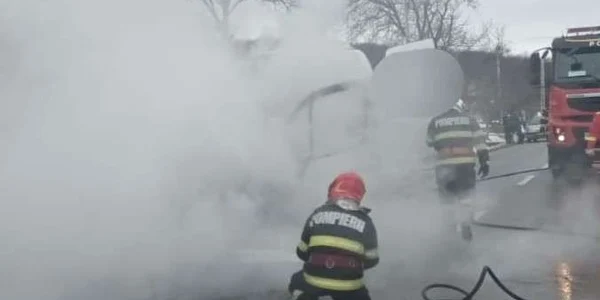 incendiu Microbuz ISU Neamț jpg