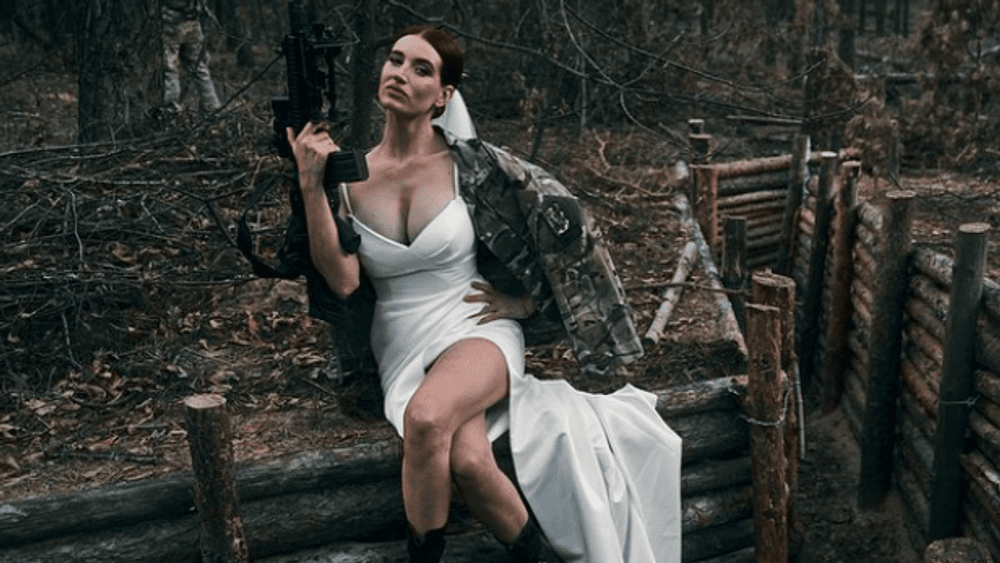 Lunetista cunoscută ca Ioana d'Arc a Ucrainei s-a căsătorit cu un soldat cunoscut pe front