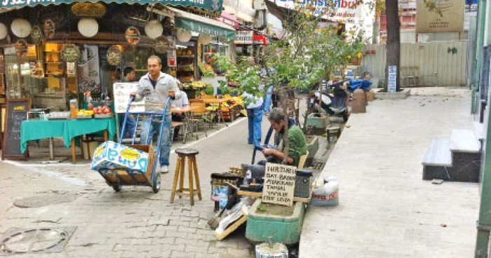 Preţurile scad, pulsul creşte în pieţele din Istanbul