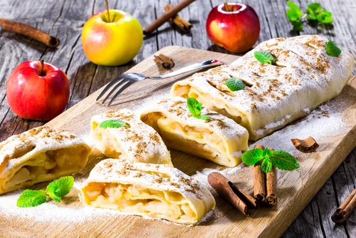 3 strudel mere shutterstock 342349946 jpg jpeg