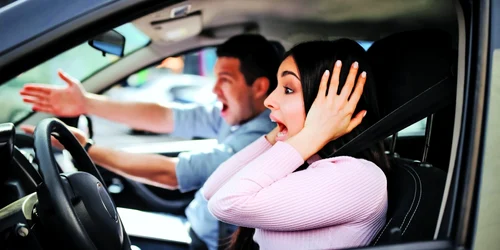 Greseli la volan - soferita speriata FOTO Shutterstock 