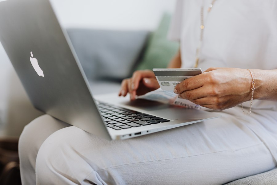 Revolut avertizează: Riscul de fraudă a crescut. Cum reacționează românii dacă sunt victime